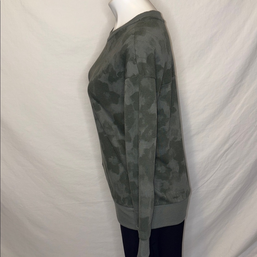 Mondetta Camo Sweatshirt - Picture 5 of 7